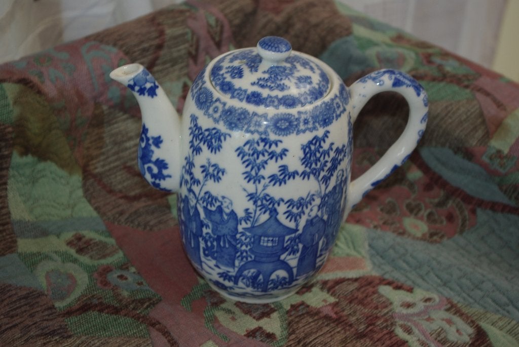 Theepot met blauw / wit decor ( Calais Mosa, Ophalen of Verzenden