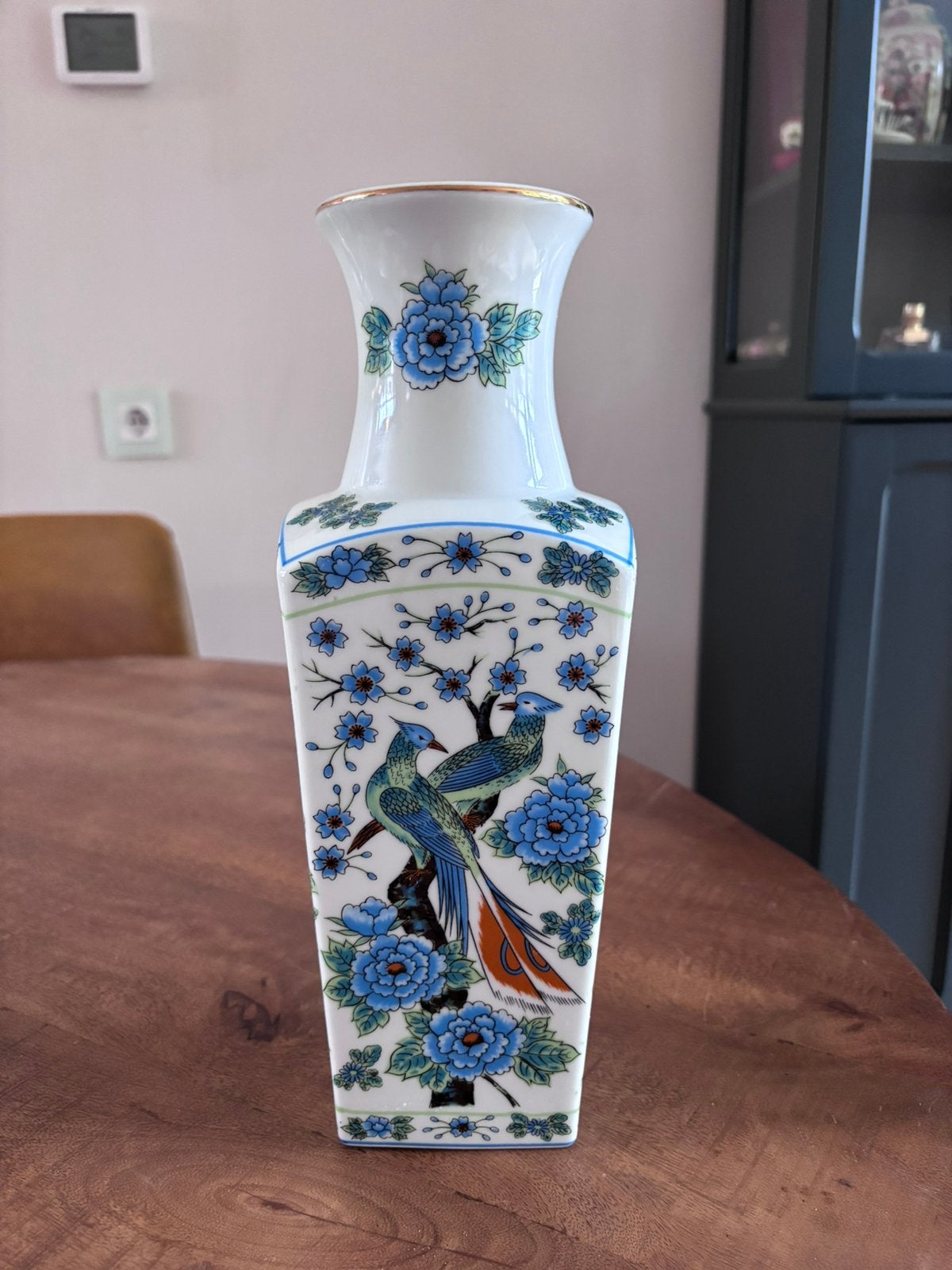 Hoge Chinese vaas, Ophalen