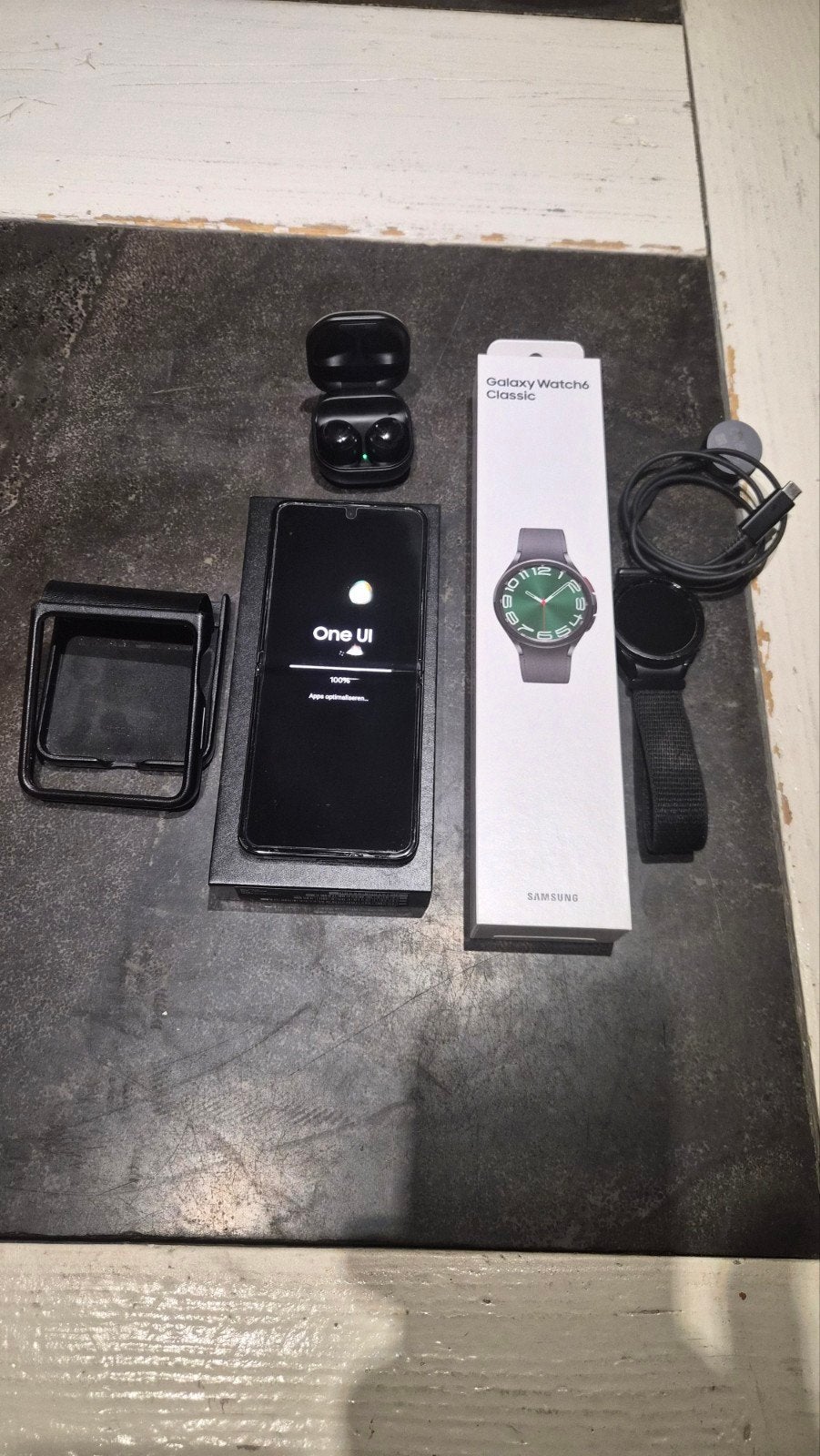 Samsung galaxy flip 5 met watch 6 classic en buds pro!