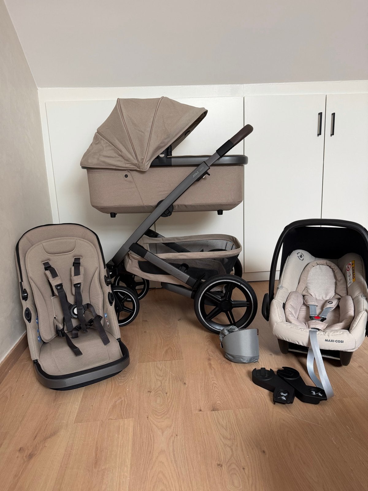 Joolz Geo 3 Sandy Taupe 3-in-1 Combiwagen + Maxi Cosi Comple, Kinderen en Baby's, Tweelingen en Meerlingen, Zo goed als nieuw