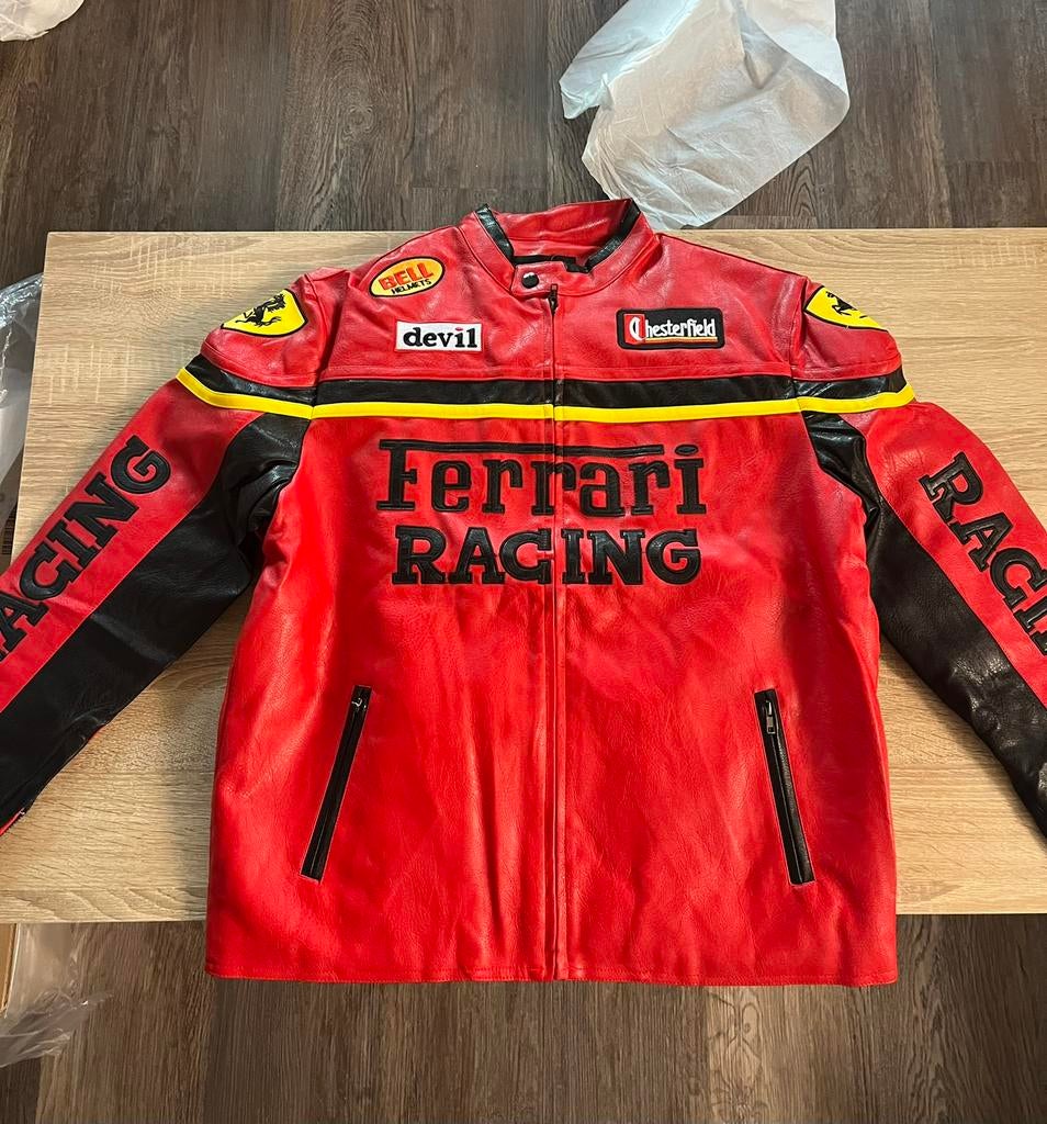 Enzo Ferrari Racing jas (maat XL) – leder look F1, Ophalen of Verzenden, Zo goed als nieuw, Maat 56/58 (XL), Rood