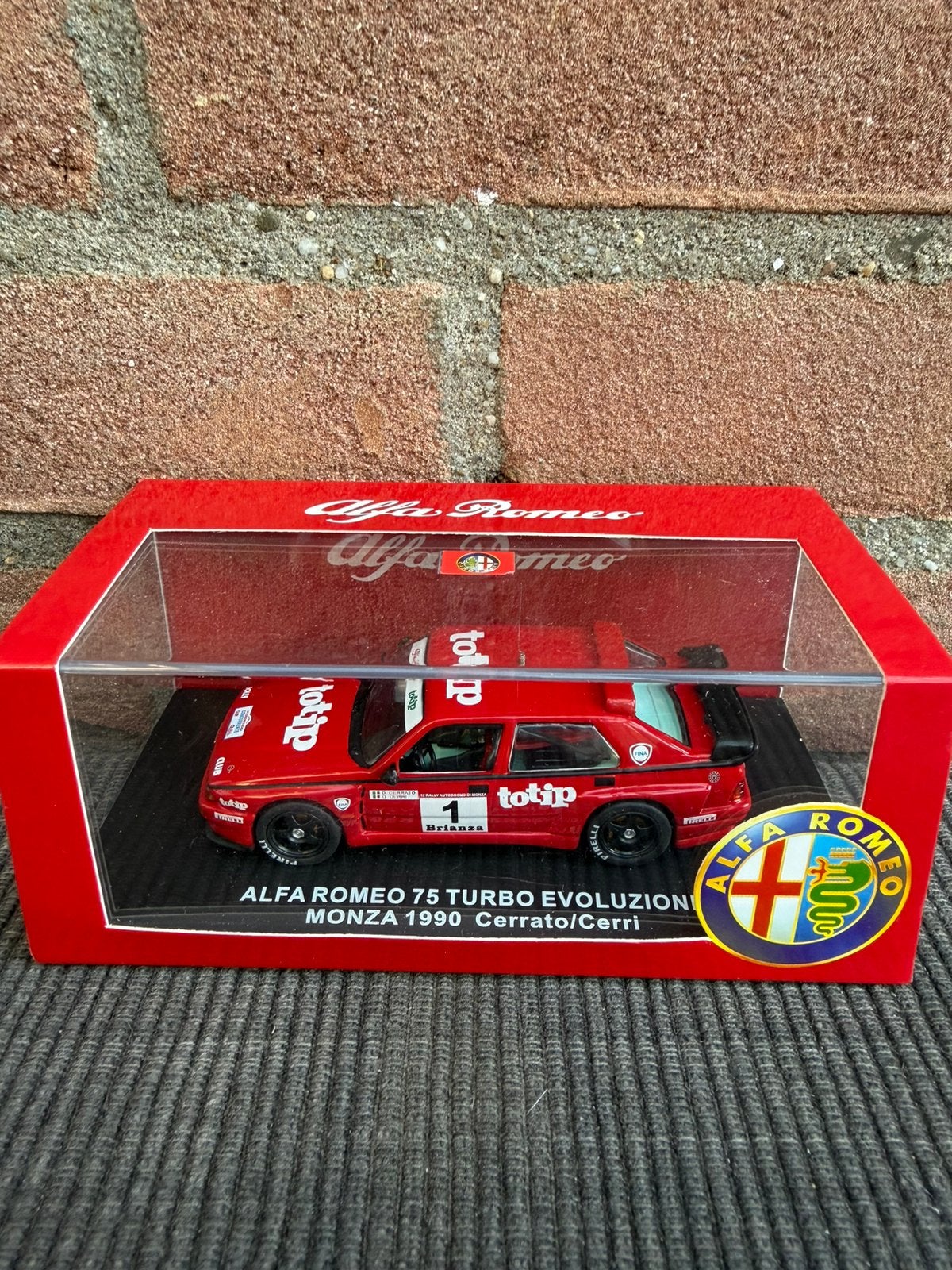 1:43 M4 Alfa Romeo 75 turbo evoluzione Monza 1990 ……. 35,-, Ophalen of Verzenden, Zo goed als nieuw, Auto, Overige merken
