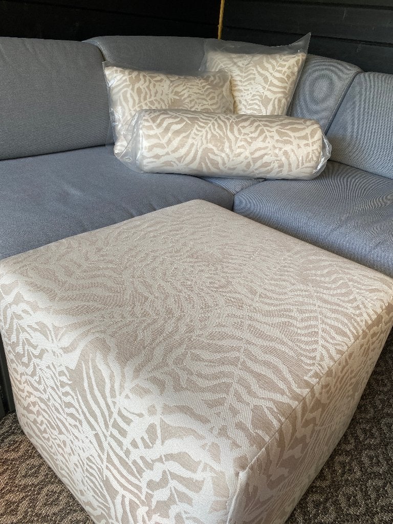 Max & Luuk sierkussens en poef set van vier, Ophalen of Verzenden, Nieuw, Beige, Vierkant