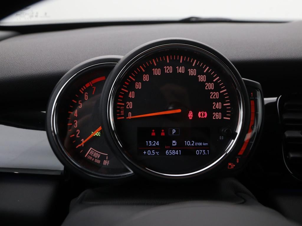 MINI 3-deurs Cooper Camden Edition Aut. (bj 2023, automaat), 136 pk, Gebruikt, Met garantie (alle), 4 stoelen