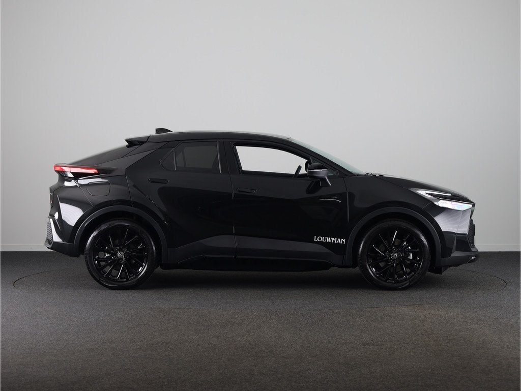 Toyota C-HR 2.0 Plug-in Hybrid 220 Black Edition (bj 2026), Auto's, Toyota, 12 maanden, Zwart, 4 cilinders, 179 pk