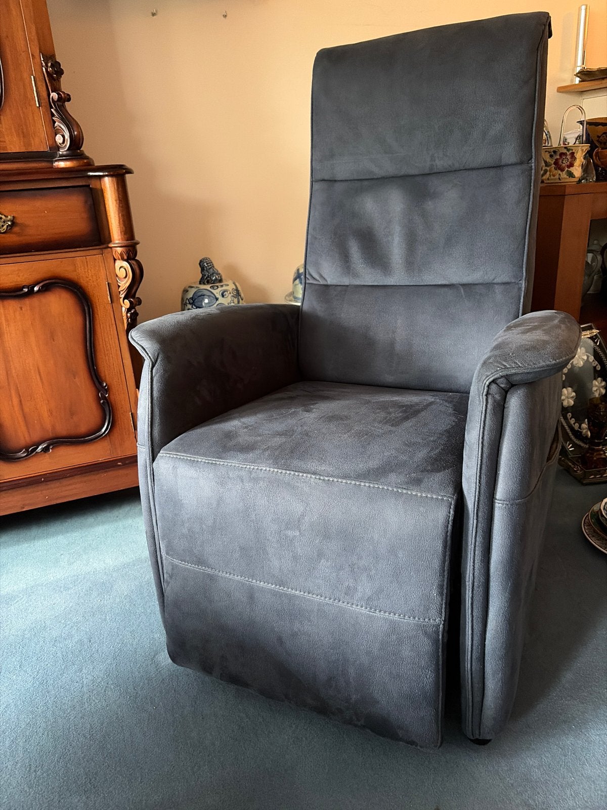 Comfortabele grijze sta op fauteuil met afstandsbediening, Ophalen, 75 tot 100 cm, Zo goed als nieuw, Stof