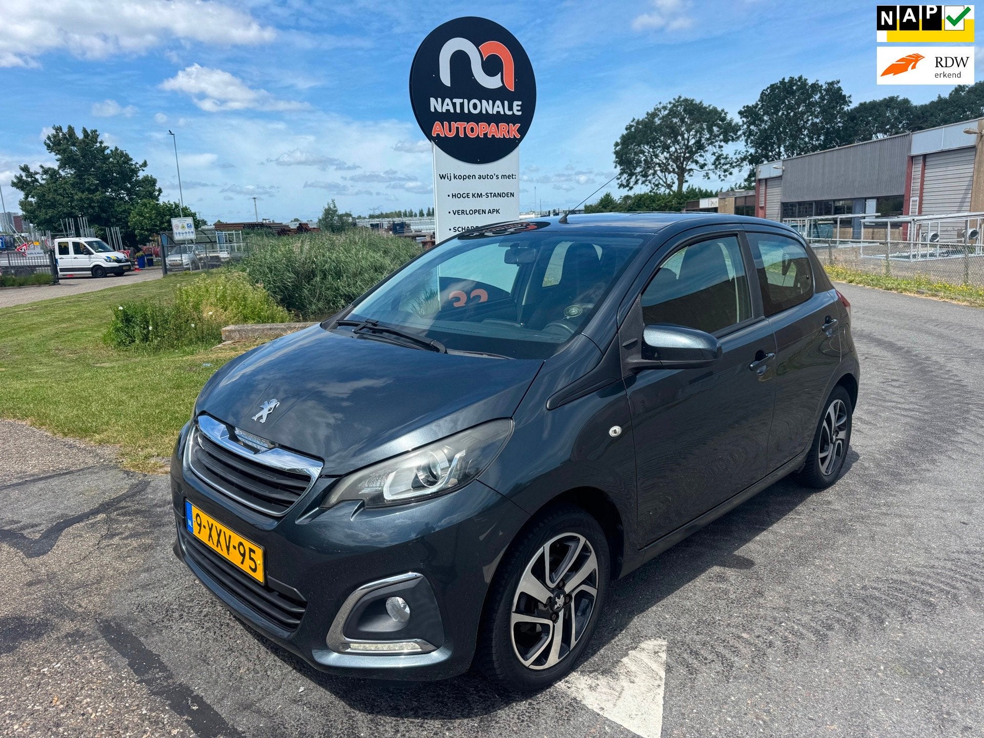 Peugeot 108 2015 * 1.0 VTi Allure * AUTOMAAT * KM NAP * ZEER, Auto's, Euro 5, Gebruikt, 4 stoelen, Origineel Nederlands