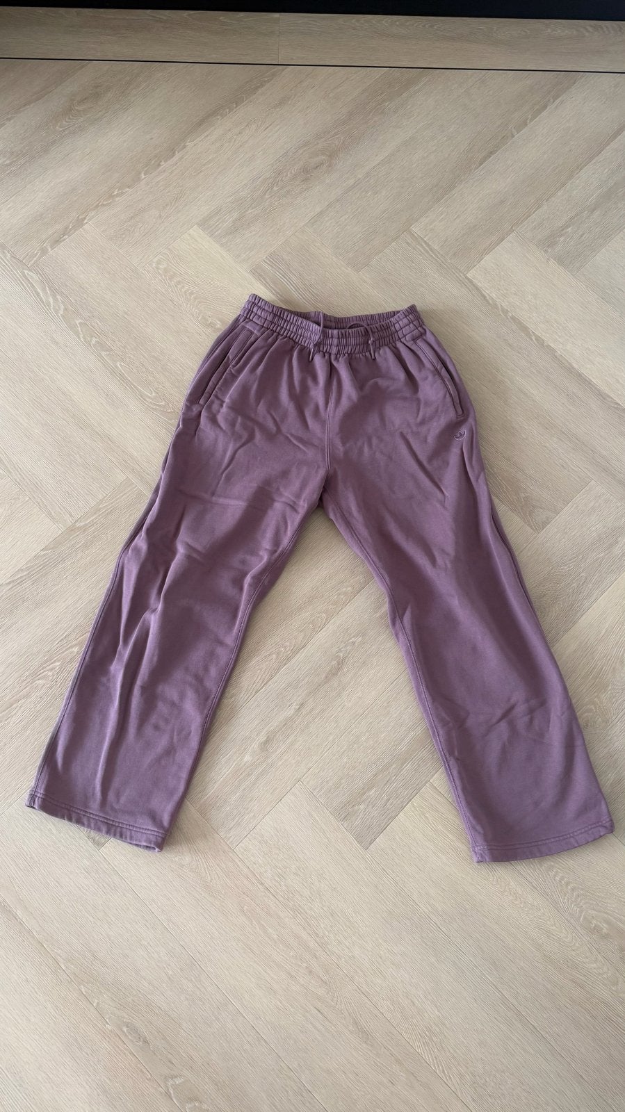 Adidas broek - Zelden gedragen, Ophalen of Verzenden, Zo goed als nieuw, Maat 48/50 (M), Paars