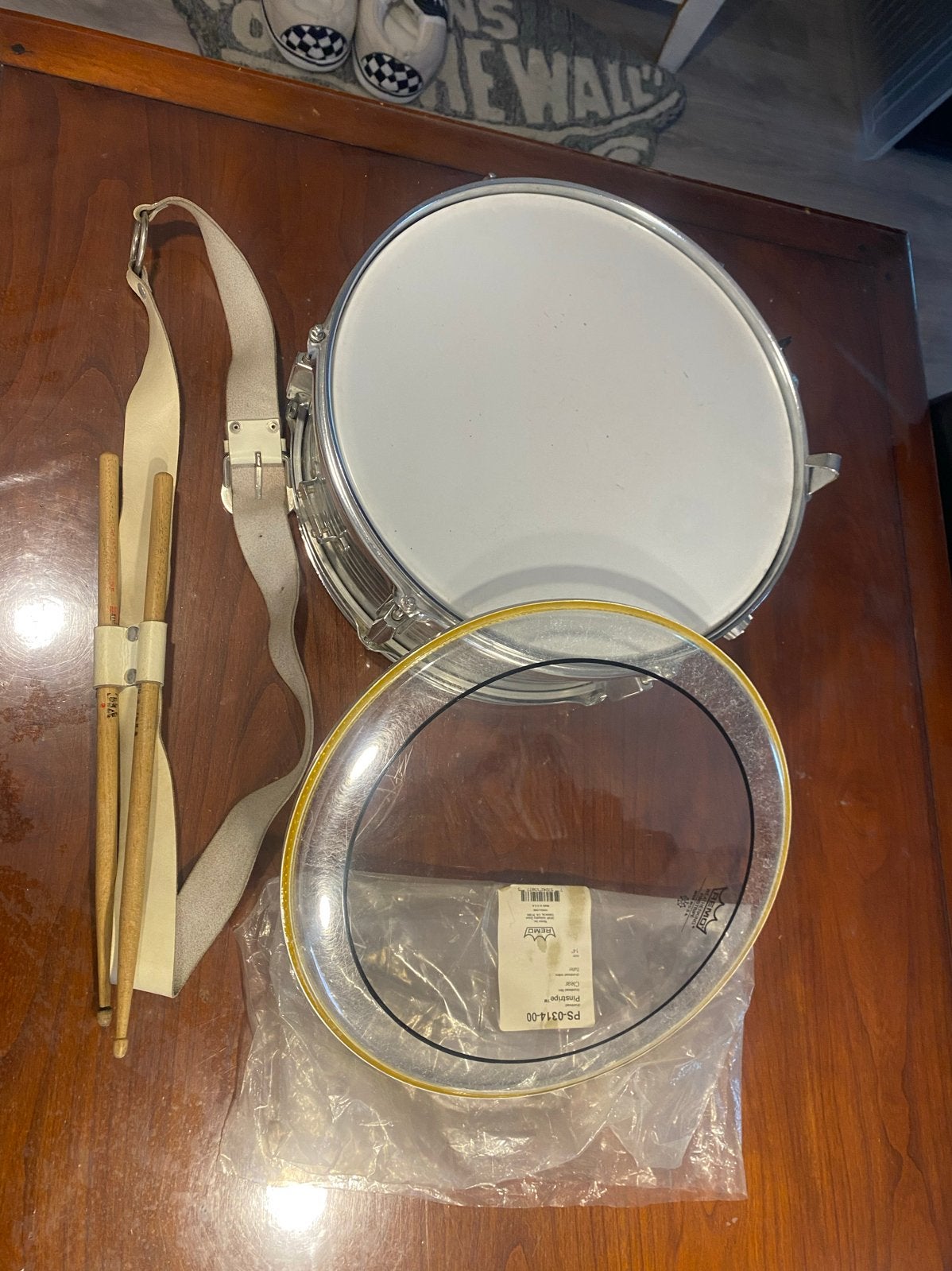 Snaredrum met stokken en draagriem, Muziek en Instrumenten, Drumstellen en Slagwerk, Ophalen of Verzenden, Gebruikt, Overige merken