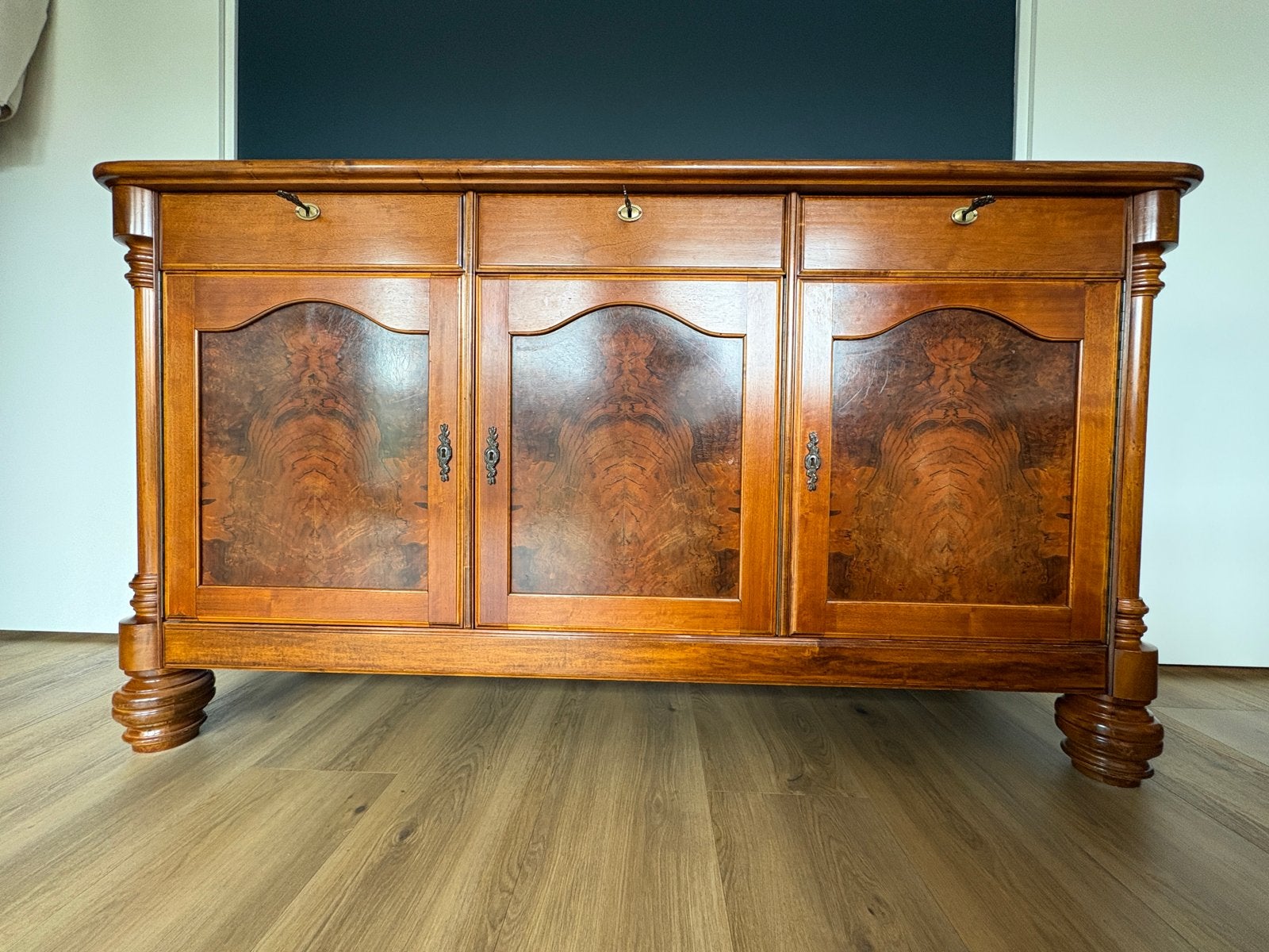 Handgemaakt wortelnoten dressoir, Ophalen, Gebruikt, Klassiek, 150 tot 200 cm