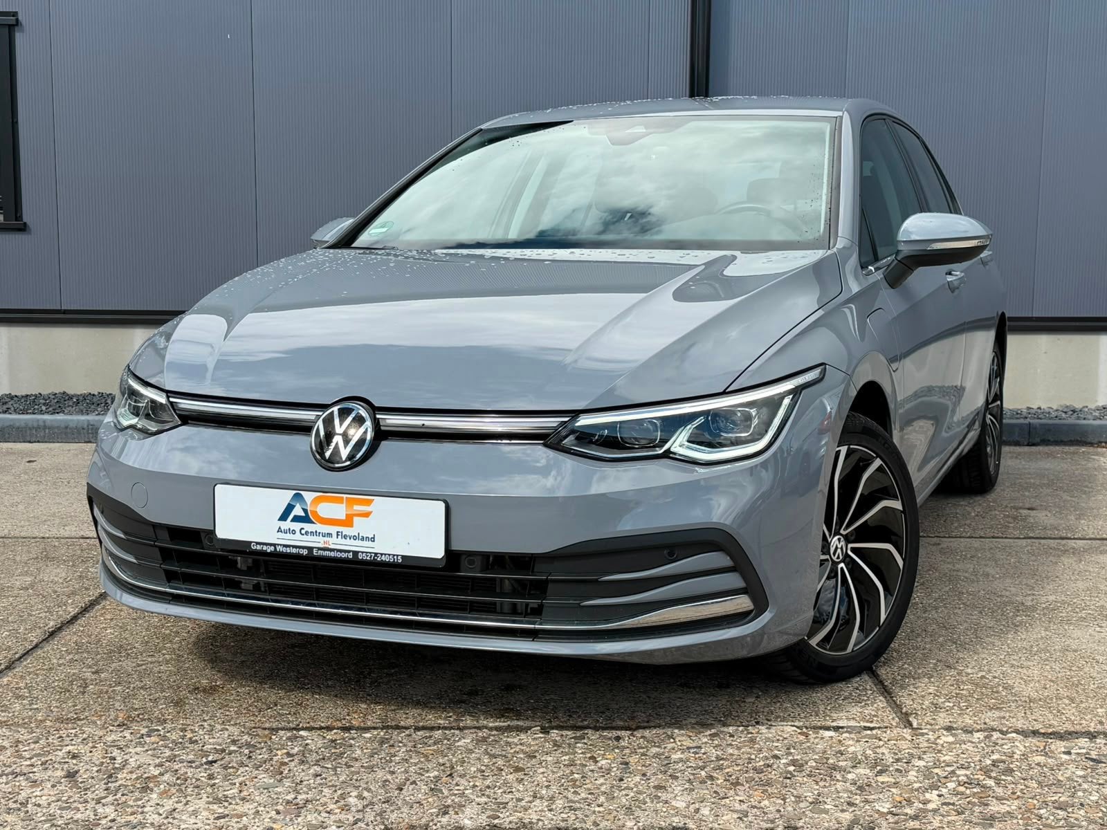 Volkswagen Golf 1.4 eHybrid STYLE NARDO schitterende auto 1e, Gebruikt, 4 cilinders, Alcantara, Grijs