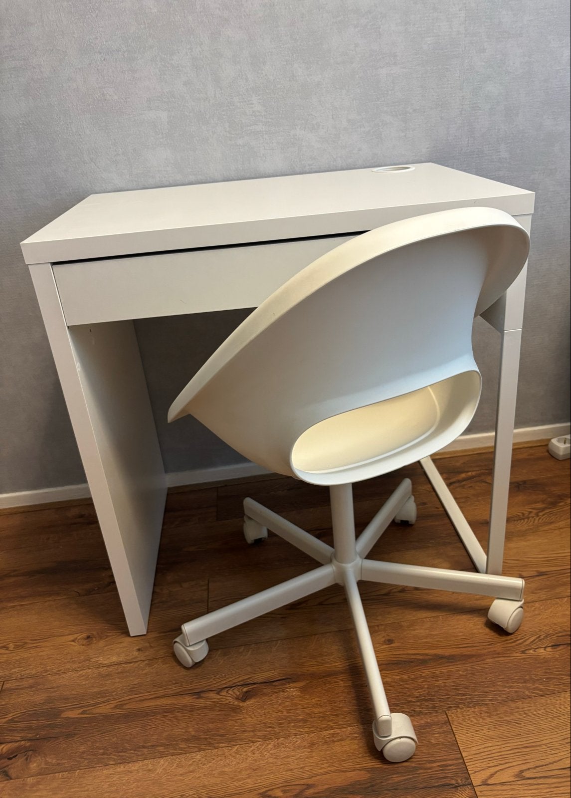 IKEA Micke bureau met Loberget / Malskär bureaustoel, Huis en Inrichting, Ophalen, Gebruikt, Met lades, Spaanplaat of MDF