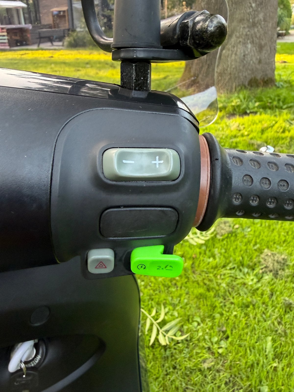Foto 13 van Segway E125S Elektrische Scooter - Zo goed als nieuw