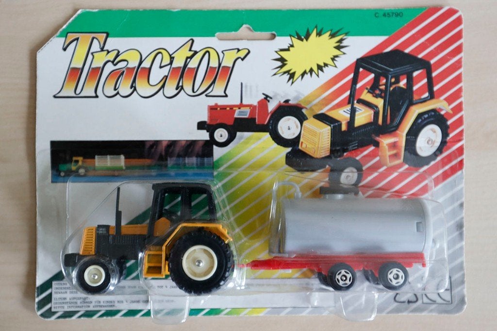 Kopie Siku 2226 Renault tractor met vataanhanger, Ophalen, Nieuw, Hijskraan, Tractor of Landbouw, SIKU