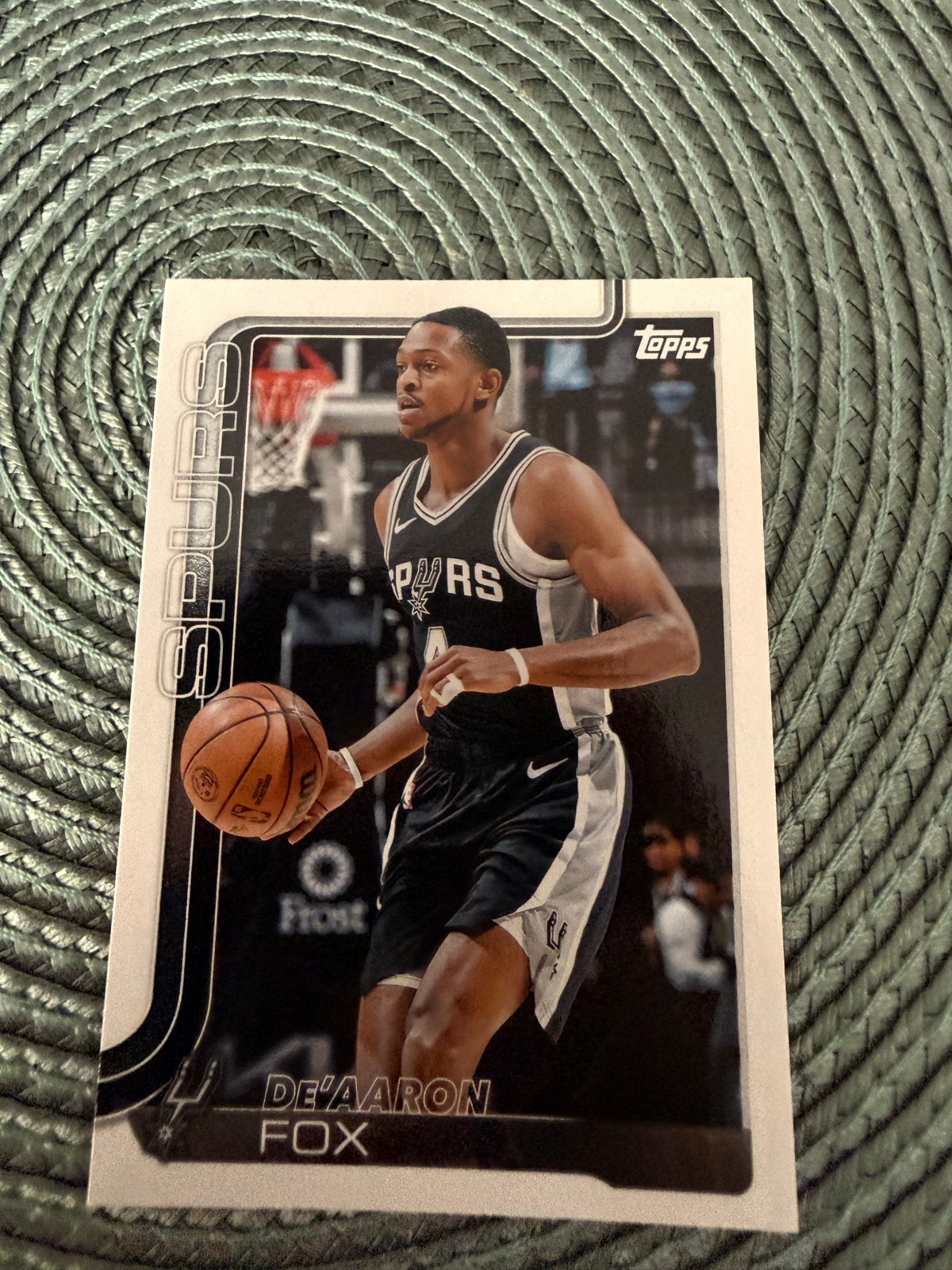De'Aaron Fox Topps Basketbal Spelerskaart San Antonio Spurs, Ophalen of Verzenden, Nieuw, Overige sporten, Spelerskaart