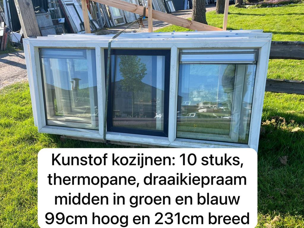 Ramen en kozijnen . Hout en kunststof. Zie fotos .150 stuks, Kunststof, 120 cm of meer, Overige typen, Minder dan 200 cm
