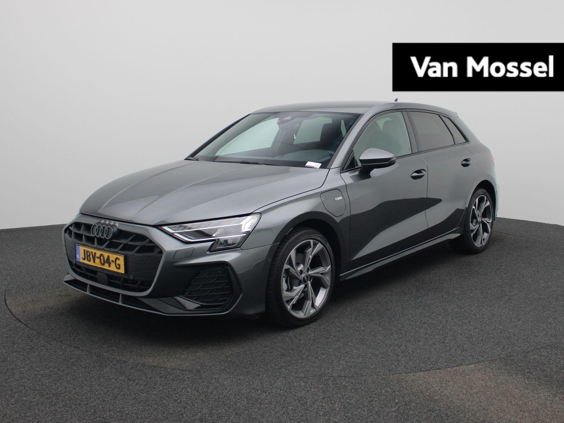 Audi A3 Sportback 40 TFSI e S edition 204 PK | Adaptive crui, 12 maanden, 4 cilinders, 150 min, Leder en Stof