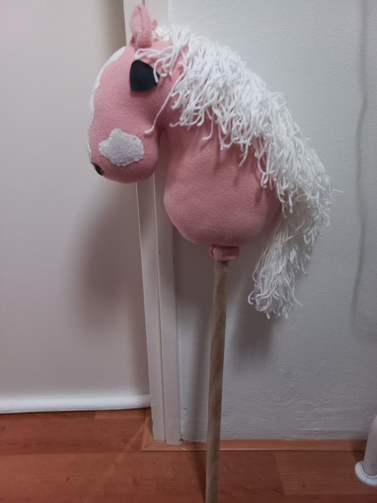 Roze stokpaard met witte manen, Ophalen, Gebruikt, Meisje