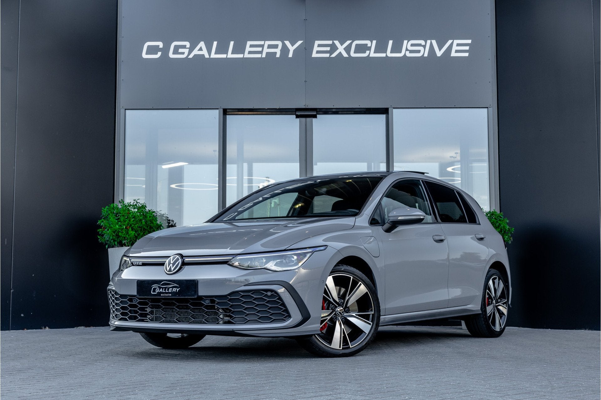 Volkswagen Golf 1.4 eHybrid Style - Panorama | Elek. Trekhaa, Auto's, Volkswagen, Stof, Gebruikt, Euro 6, 4 cilinders