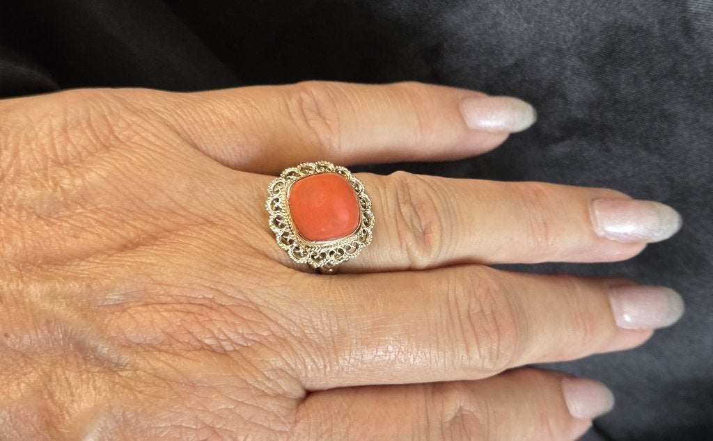 Gouden Vintage design ring met bloedkoraal. 2026/578, Sieraden, Tassen en Uiterlijk, Ringen, ., Ophalen of Verzenden, Zo goed als nieuw