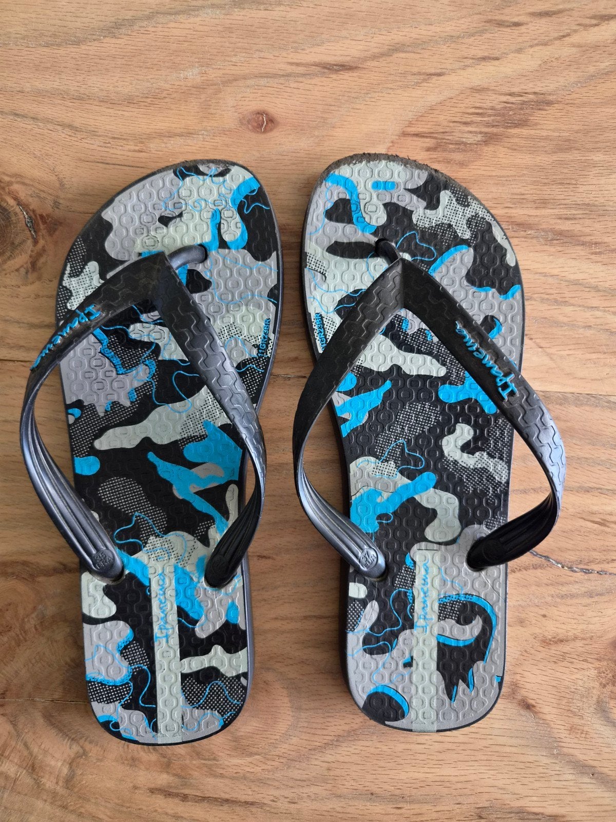 Ipanema slippers maat 37 legerprint blauw, Gebruikt, Jongen of Meisje, Ophalen of Verzenden, Ipanema