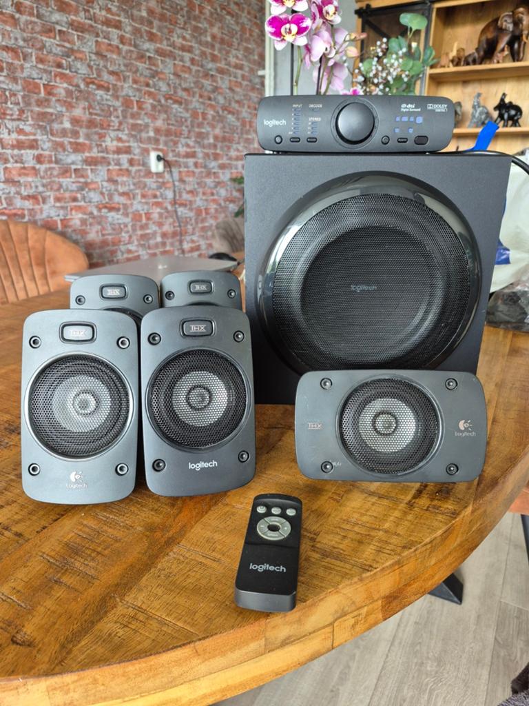 Logitech 5.1 Z906 surround set (met 4 reserve boxen), Gebruikt, Complete surroundset, 120 watt of meer, Ophalen