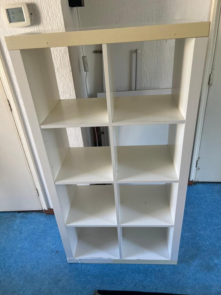 8 vaks witte ikea kallax kast met gebruikerssporen, Huis en Inrichting, Kasten | Boekenkasten, Ophalen, Gebruikt, 50 tot 100 cm