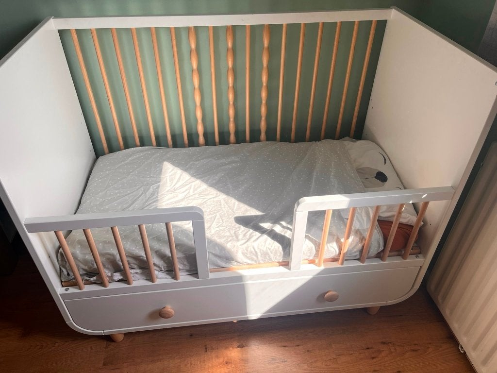 IKEA MYLLRA babybedje met lade – wit – 60x120 cm, Ophalen, Zo goed als nieuw, Ledikant