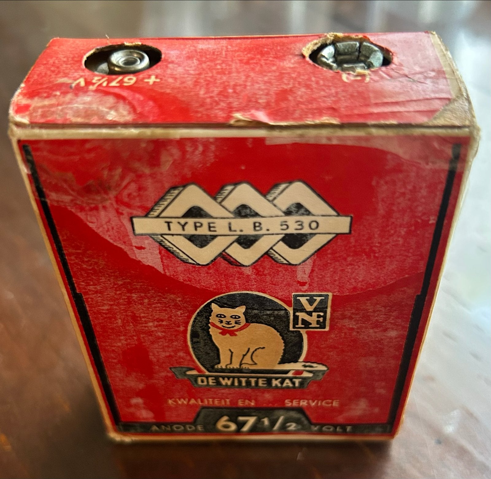 Zeer oude De Witte Kat batterij - Type L.B. 530, 67 1/2 Volt, Ophalen