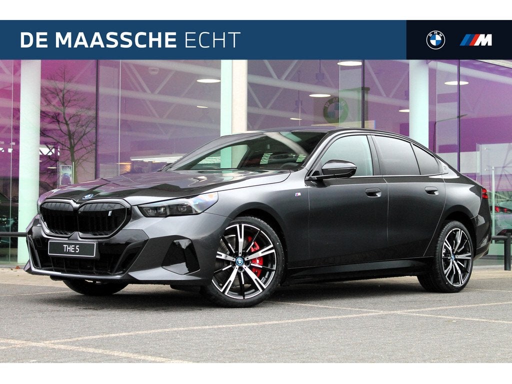 BMW i5 eDrive40 M Sport Automaat / Panoramadak / Trekhaak /
