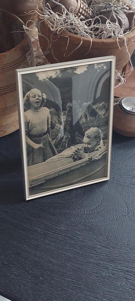 OUDE FOTOLIJST MET BOLGLAS, Ophalen of Verzenden