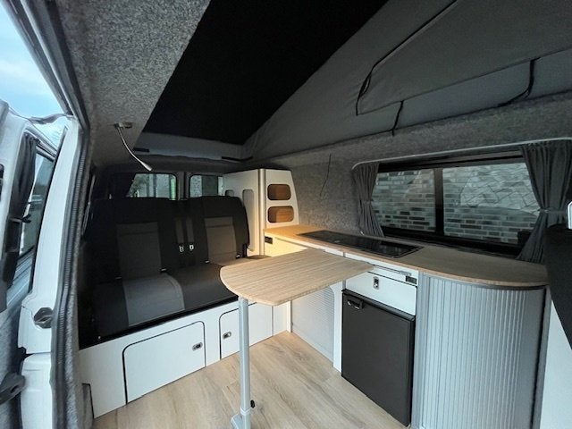 Foto 7 van Volkswagen Transporter T 6.1 2021/Nieuw Lwb 4 Personen