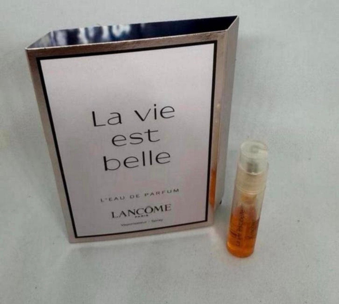 Parfum proefje La Vie est Belle Eau de parfum Lancome, Sieraden, Tassen en Uiterlijk, Verzenden, Nieuw