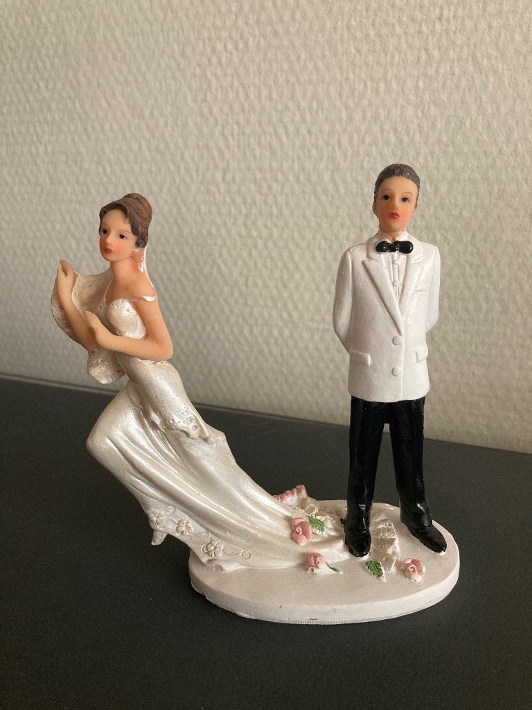 huwelijk koppel taarttopper bruid rent weg, Ophalen of Verzenden, Nieuw, Versiering, Geboorte of Huwelijk