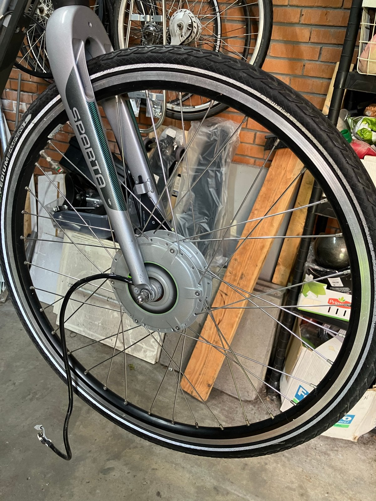 Voorwiel met motor Sparta F8i inclusief stekkers, Ophalen, Gebruikt, Elektrische fiets, Wiel