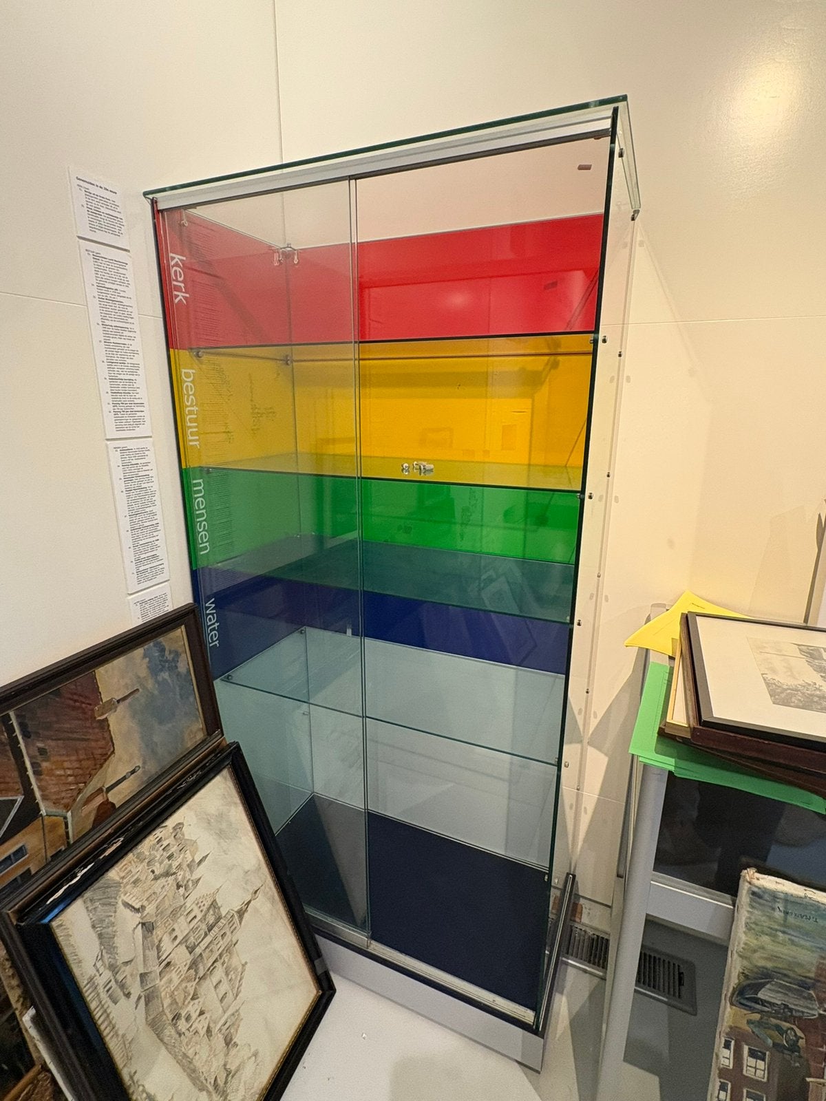 Mooie galzen vitrine kasten, Huis en Inrichting, Kasten | Vitrinekasten, Ophalen, 50 tot 100 cm, Zo goed als nieuw, Minder dan 100 cm