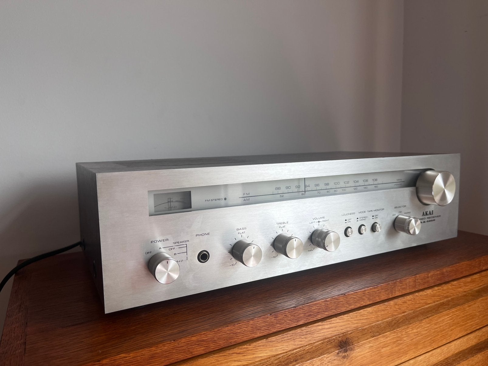Vintage Akai AA-1010 receiver in goede staat, Overige merken, Gebruikt, Ophalen of Verzenden, 60 tot 120 watt