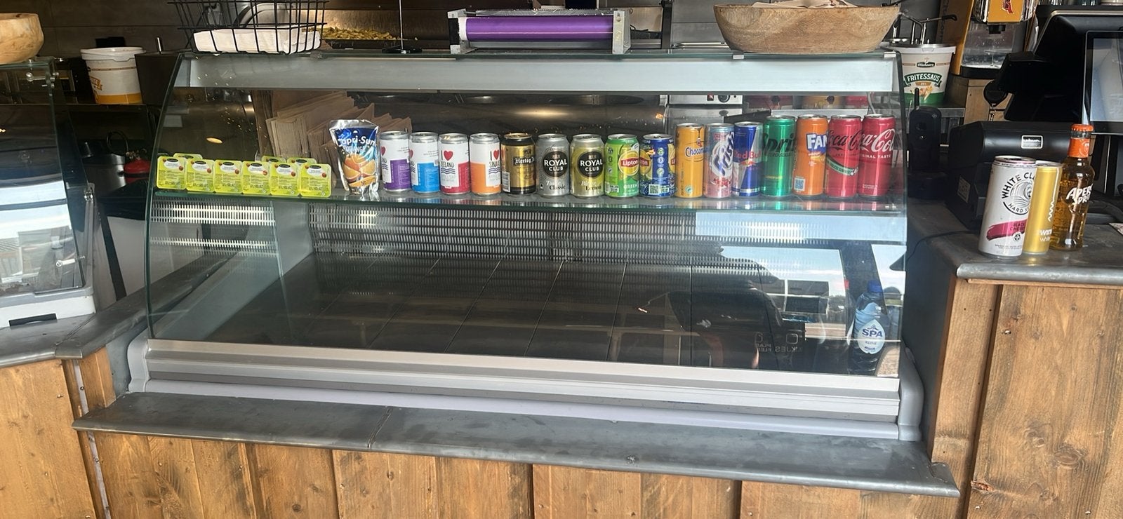 Snackvitrine / koelvitrine, 200 liter of meer, 60 cm of meer, Zonder vriesvak, Gebruikt
