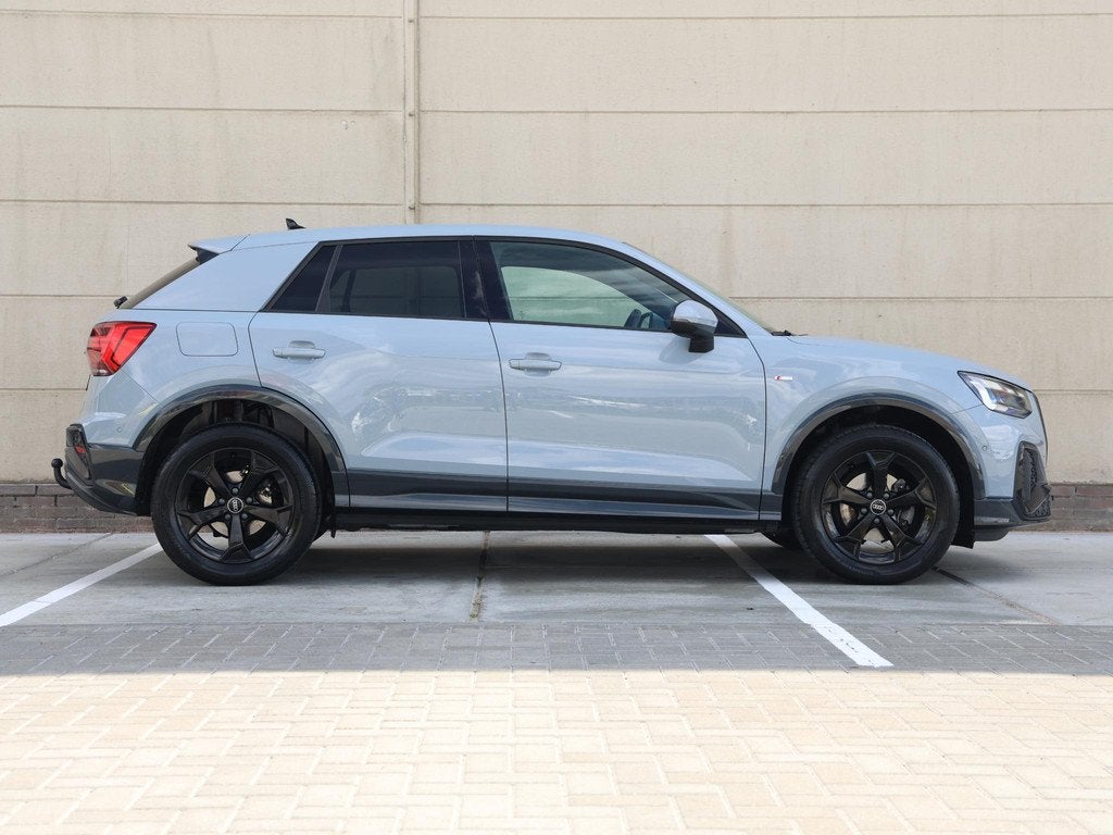 Audi Q2 35 TFSI S Edition | Trekhaak | Navi | Achteruitrijca, Auto's, Audi, 4 cilinders, Leder en Stof, Bedrijf, 690 kg