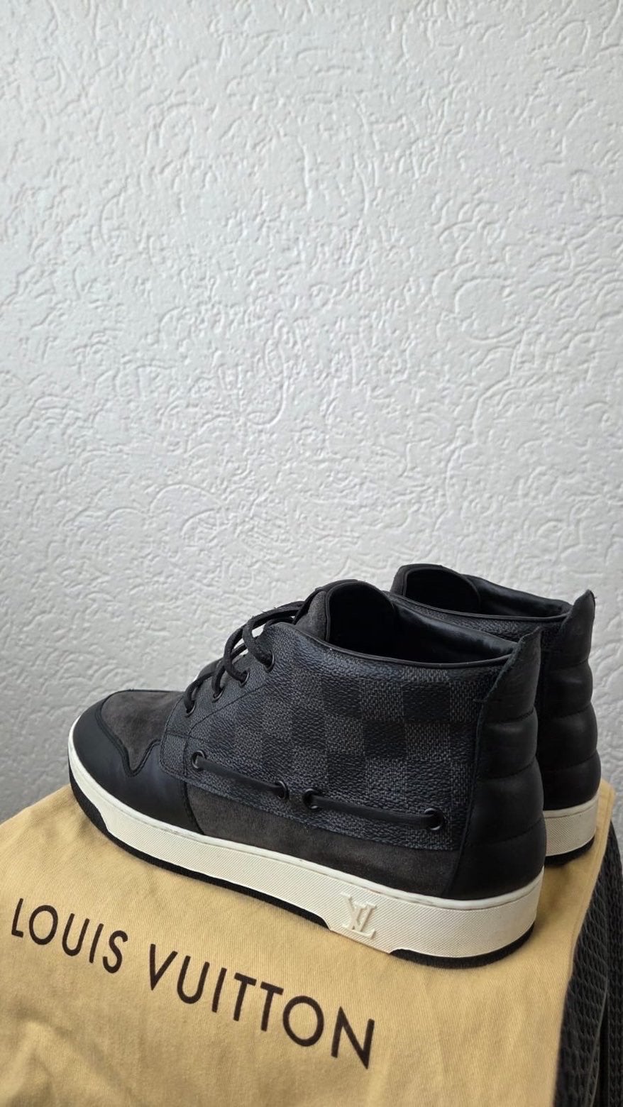Exclusieve Louis Vuitton schoen - Zo goed als nieuw, Ophalen of Verzenden, Zo goed als nieuw, Zwart, Sneakers of Gympen