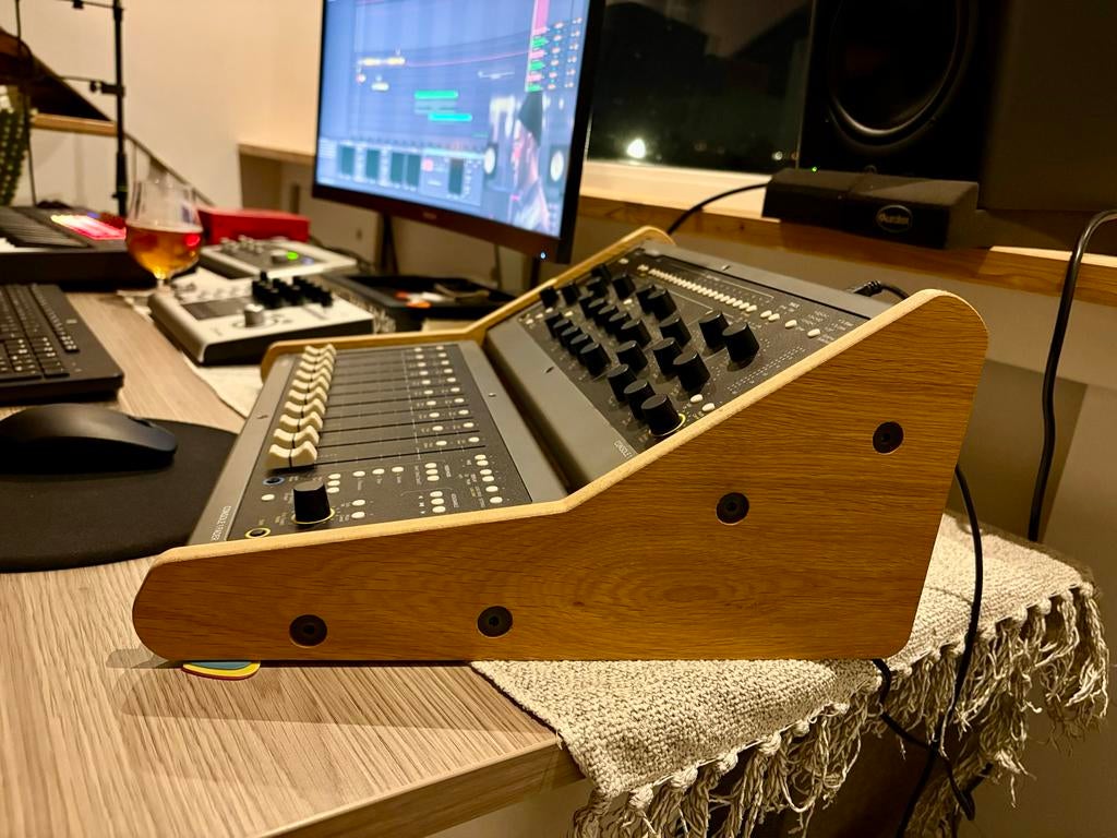 Softube Console 1 & Fader met walnoot houten standaard, Muziek en Instrumenten, Mengpanelen, Zo goed als nieuw, 10 tot 20 kanalen