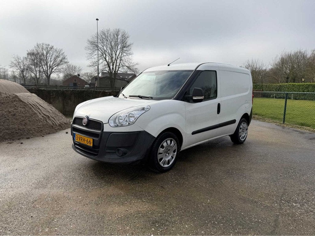 2011 Fiat Doblò Cargo CNG Bedrijfswagen, Auto's, Bestelauto's, Euro 5, Gebruikt, 4 cilinders, CNG (Aardgas)