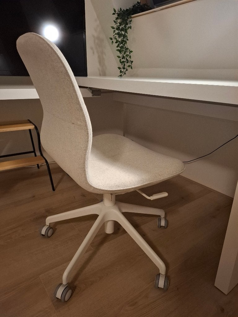 Crèmekleurige bureaustoel