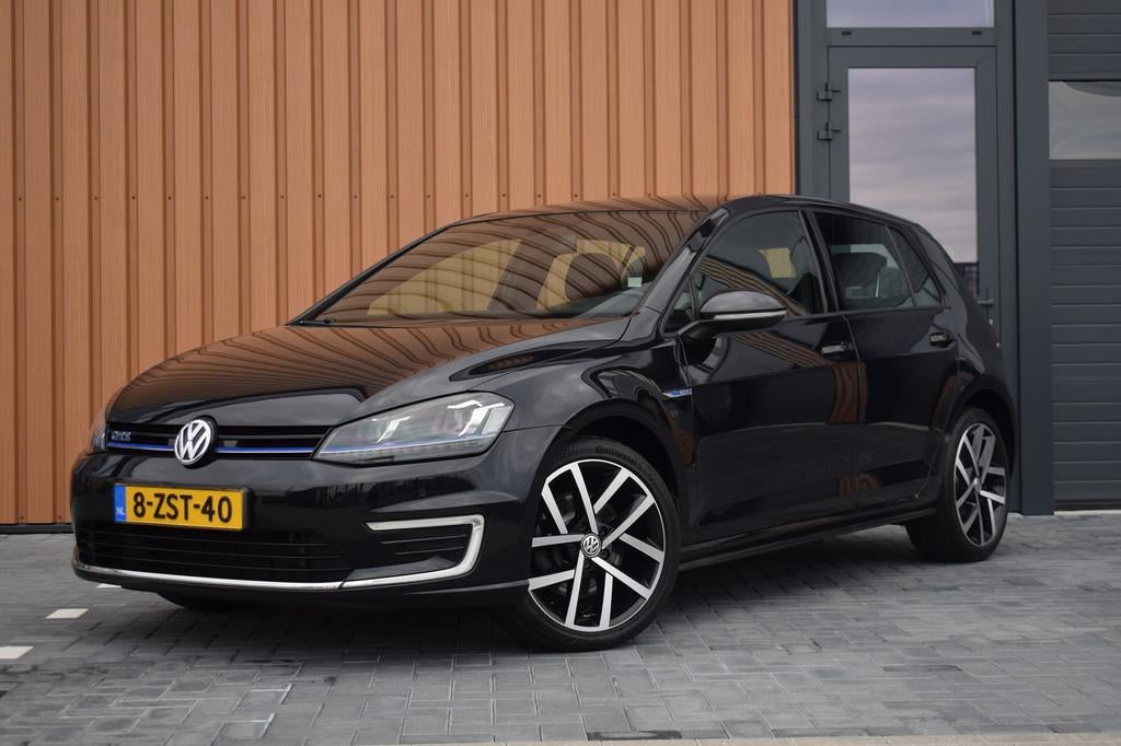 Volkswagen Golf GTE 1.4 TSI DSG | Trekhaak | 18" | PDC, Stof, Gebruikt, 4 cilinders, 150 pk
