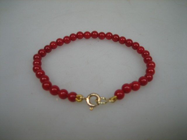 Antieke Bloedkoralen Baby Armbandje met Gouden veerring, Verzenden, Nieuw, Goud, Armband