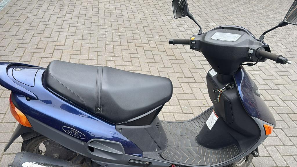 Suzuki 125cc duitsche motorscooter met papieren schuurvonst, Ophalen, Zo goed als nieuw, Overige typen, Overige merken