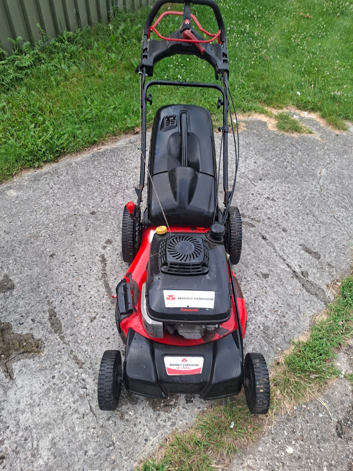 Massey Ferguson Benzine Grasmaaier - Goede Staat, Cirkelmaaier, Gebruikt, Ophalen of Verzenden, Opvangbak