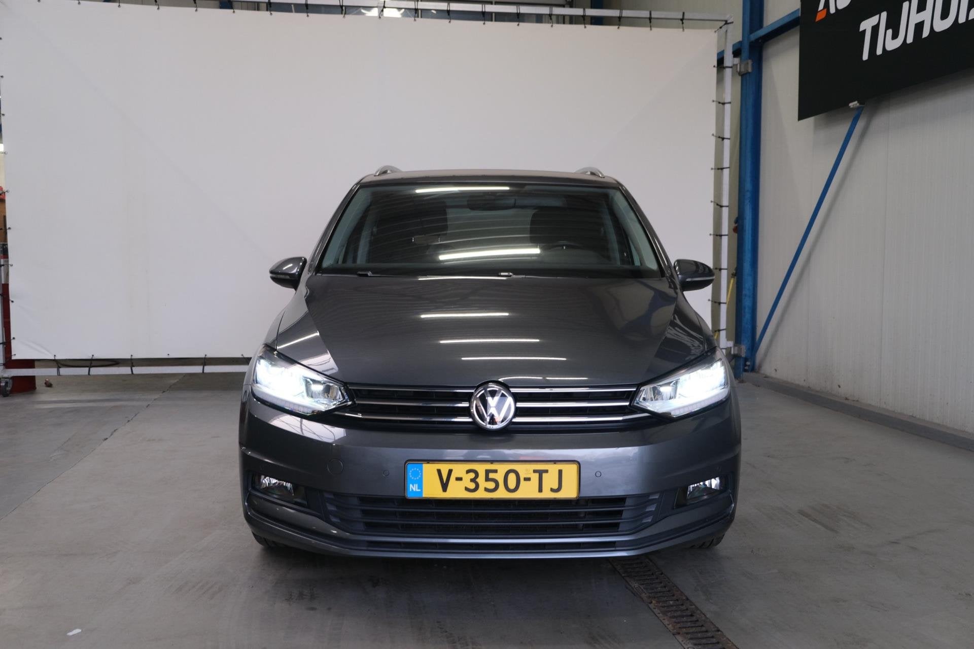 Volkswagen Touran 1.6 TDI - Grijskenteken, Airco, Cruise, Na, Auto's, Voorwielaandrijving, Dealer onderhouden, 1490 kg, Gebruikt