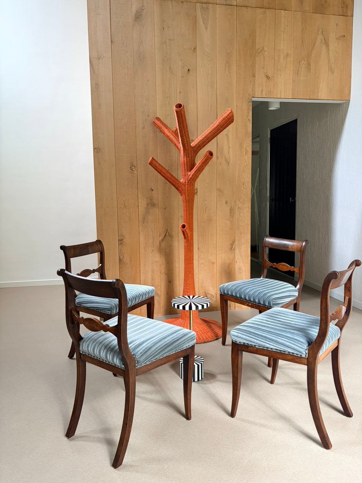 4  stoelen Mahonie & Esdoorn Topstaat! Velvet lichtblauw., Ophalen