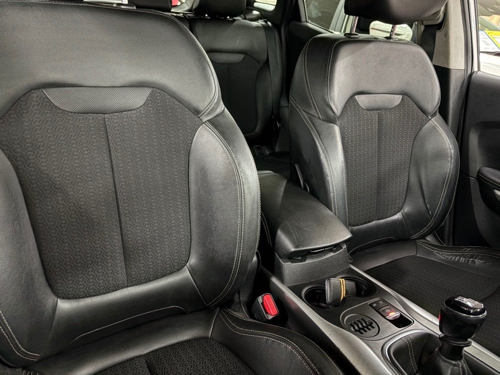 Renault KADJAR 1.5 DCI Intens Navigatie Trekhaak Keyless ECC, Auto's, Gebruikt, Euro 6, 4 cilinders, Leder